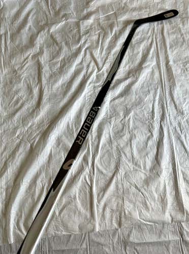 Bauer VAPOR FLYLITE Hockey Stick | 87 Flex P92 Curve | Senior Right Hand (White)