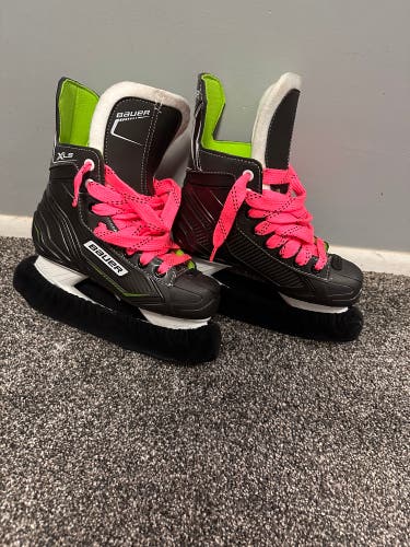 2021 Bauer XLS Hockey Skates Regular Width Size 3 (New)