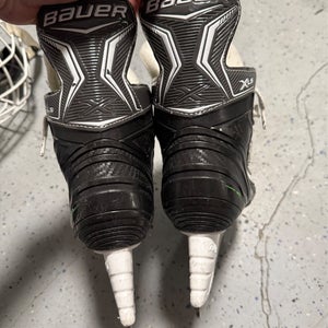 Bauer XLS Hockey Skates Size 2 (Used)
