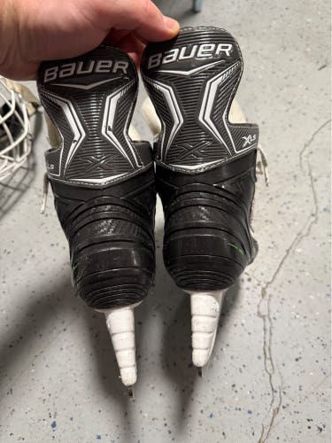 Bauer XLS Hockey Skates Size 2 (Used)