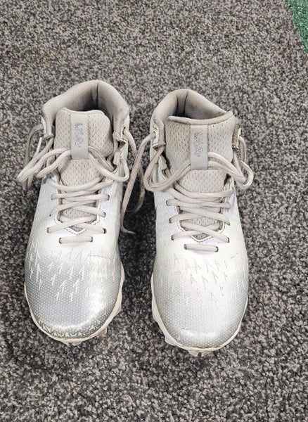 Size M 8.5 (W 9.5) Under Armour (Used)