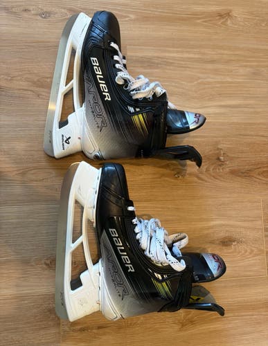 2025 Bauer Vapor Hyperlite 2 Hockey Skates 8.5 (New)