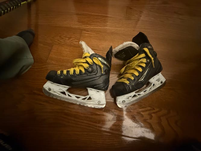 CCM RibCor 44K Pump Hockey Skates Size 3 (Used)