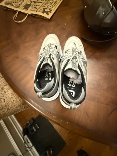 Men's Size M 11.0 (W 12.0) Footjoy Hyperflex Golf Shoes (New)