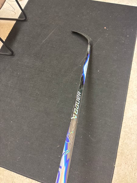 NEW Senior Bauer Vapor FlyLite RH Hockey Stick P92