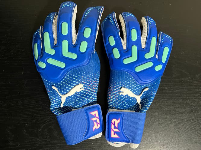 Puma Future Pro Hybrid Goalkeeper Gloves Size 7 Hybrid Cut Blue 041924-04 NEW