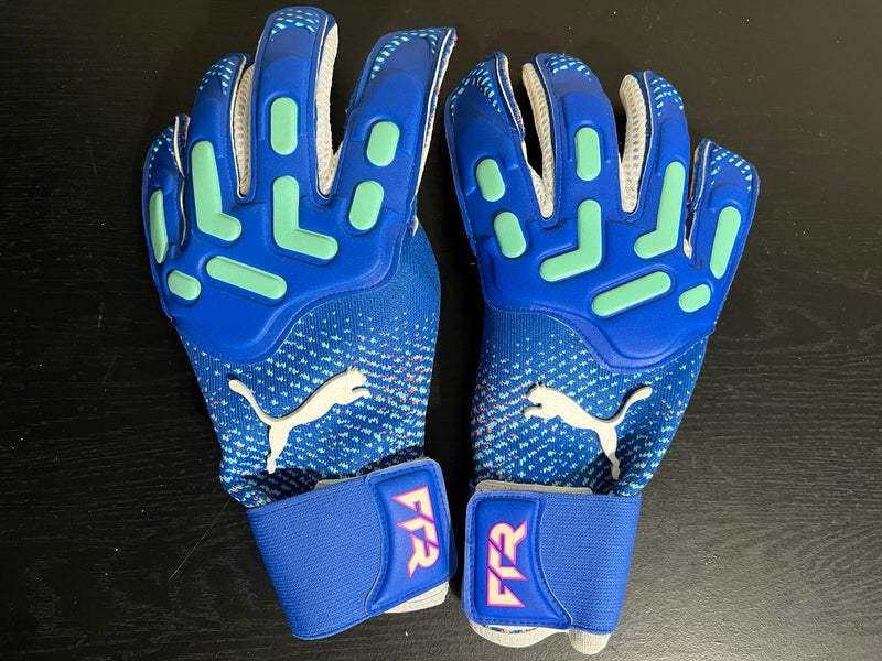 Puma Future Pro Hybrid Goalkeeper Gloves Size 7 Hybrid Cut Blue 041924-04 NEW
