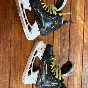 Bauer Supreme M5 Pro Hockey Skates Regular Width Size 3 (Used)
