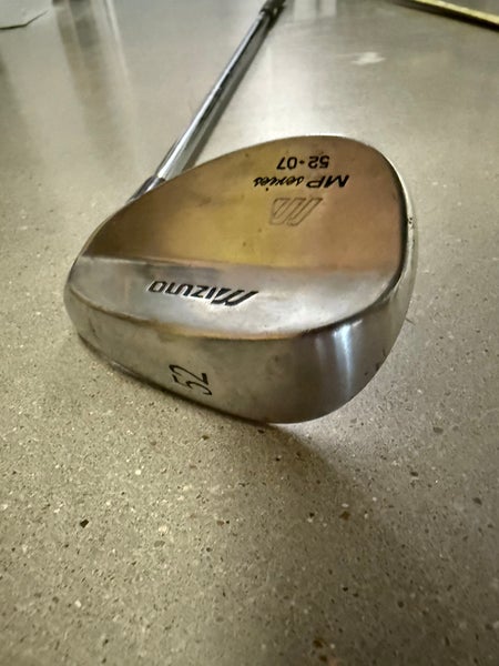 Men's Mizuno MP Right Handed Wedge Wedge Flex 52-07
