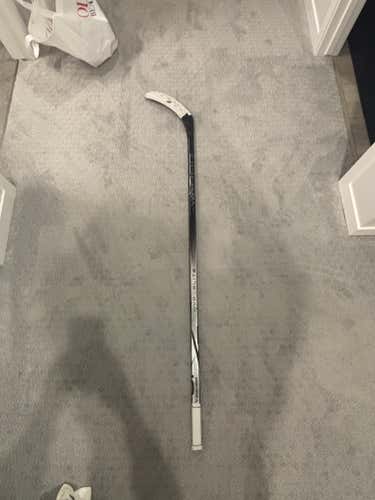 Senior Bauer Vapor Hyperlite 2 Right Handed Hockey Stick P92 Pro Stock (Used)