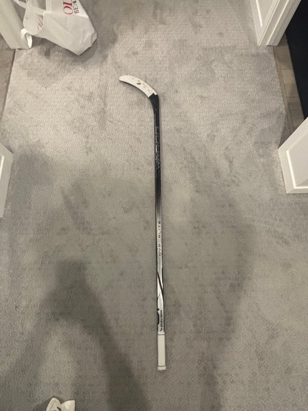 Senior Bauer Vapor Hyperlite 2 Right Handed Hockey Stick P92 Pro Stock (Used)
