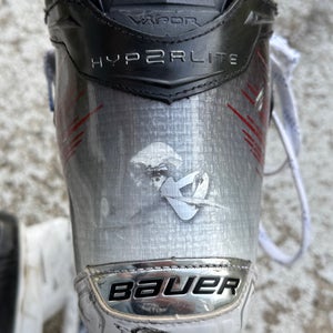 2025 Bauer Vapor Hyperlite Hockey Skates Size 8 (Used)