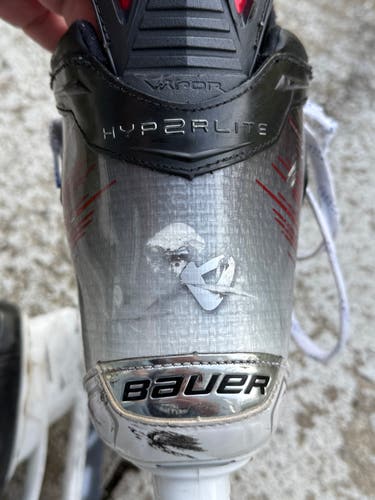2025 Bauer Vapor Hyperlite Hockey Skates Size 8 (Used)