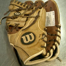 Used Wilson A450 BB/SB Glove RH Throw Brown 10 3/4" 11868-S000065461