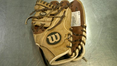 Used Wilson A450 BB/SB Glove RH Throw Brown 10 3/4" 11868-S000065461