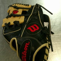 Used Wilson A700 BB/SB Glove RH Throw Black 11 1/2" 11868-S000065531