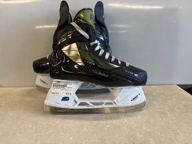 Used True CATALYST CAT9 Intermediate Hockey Skate Intermediate 6.0 11858-S000080151
