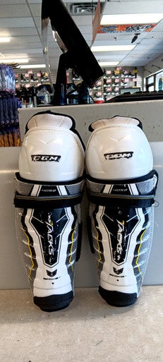Used CCM 4052 TACKS Junior Shin Guards None 12" 11858-S000080145