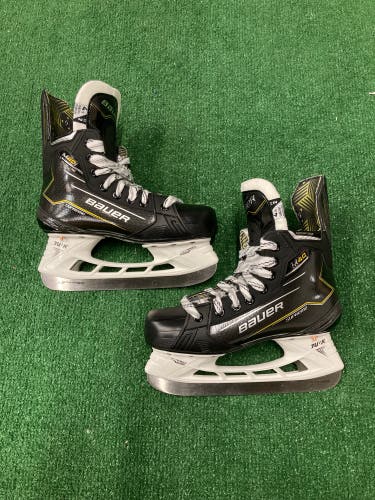 Intermediate Bauer Supreme M40 Hockey Skates Size 4.5 (New)