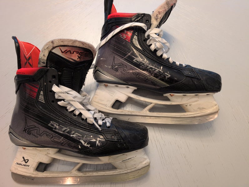 2023 Bauer Vapor 5x pro Hockey Skates Wide Width 9 (Used)