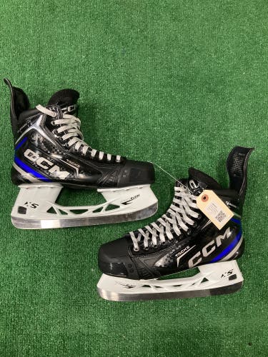 Senior CCM Classic SE Hockey Skates Wide Width 10.5 (New)