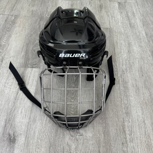 Medium Bauer IMS 5.0 Helmet caged  black size medium