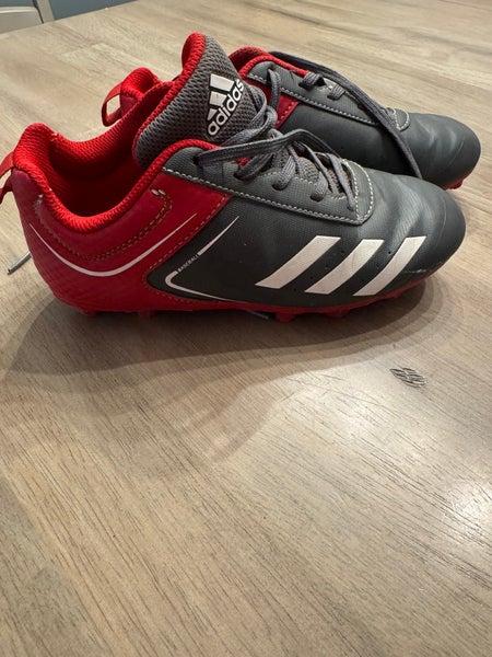 Red Kid's 1Y (Big Kids / Youth) Youth Adidas Low Top Molded Cleats (Used)