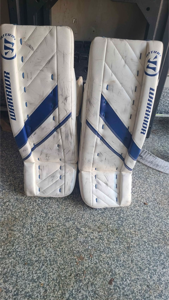 30" Warrior Ritual G4 Goalie Leg Pads (Used)