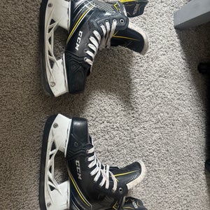 CCM Super Tacks AS1 Hockey Skates Wide Width Size 4.5 (Used)