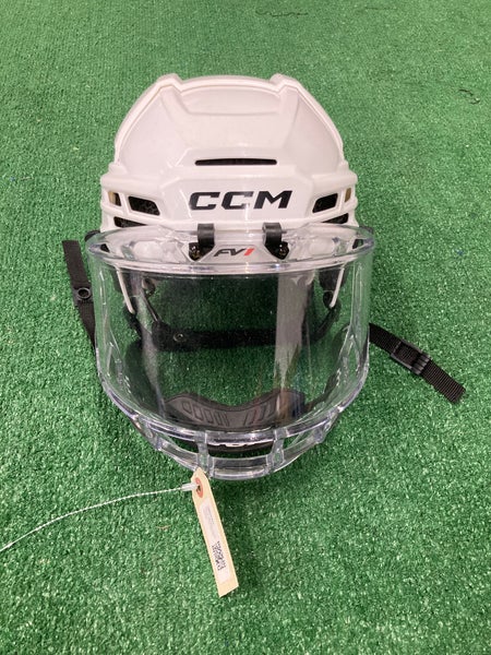 White Medium CCM Tacks 720 Helmet (Used)