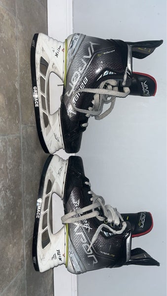 Bauer Vapor Hyperlite 2 Hockey Skates Extra Wide Width 10 (Used)