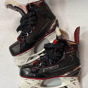 Junior Bauer Vapor X2.7 Hockey Skates Regular Width Size 1.5 (Used)