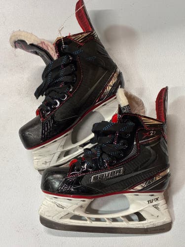 Junior Bauer Vapor X2.7 Hockey Skates Regular Width Size 1.5 (Used)
