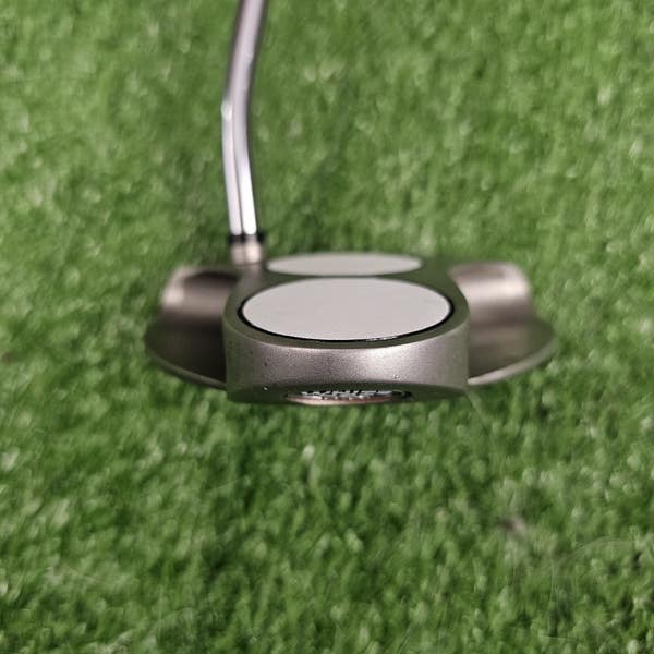 Odyssey White Hot XG 2-Ball Long Broomstick Sweeper Split Grip