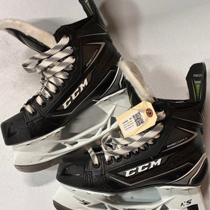 Junior CCM Jetspeed FT480 Hockey Goalie Skates Regular Width Size 4.5 (Used)