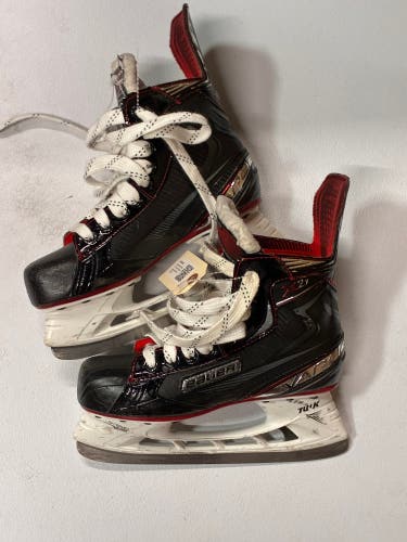 Senior Bauer Vapor X2.7 Hockey Skates Regular Width 5.5 (Used)