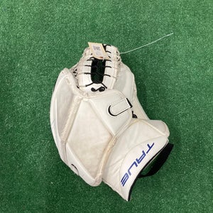 White Senior True Catalyst PX3 Goalie Glove Regular (Used)