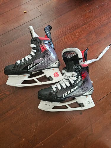 Bauer Vapor 5x pro Hockey Skates Size 2.5 (Used)