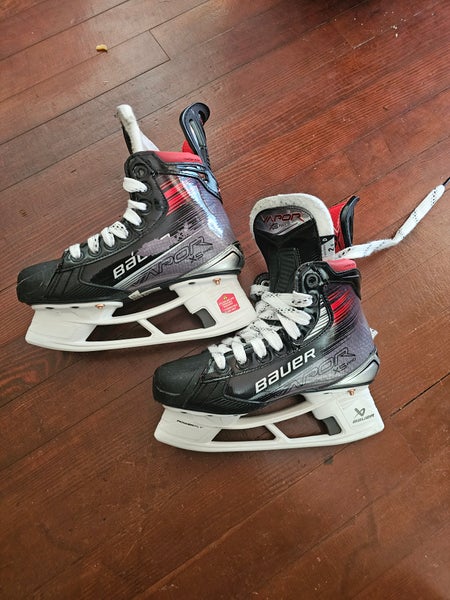 Bauer Vapor 5x pro Hockey Skates Size 2.5 (Used)