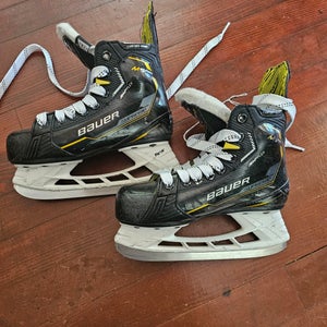 Bauer Supreme M5 Pro Hockey Skates 13.5 (Used)