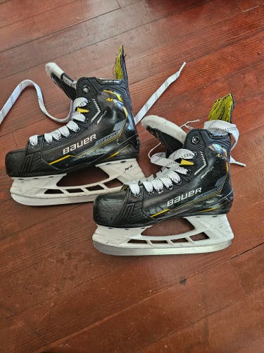 Bauer Supreme M5 Pro Hockey Skates 13.5 (Used)