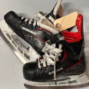 Youth Bauer Vapor 3X Pro Hockey Skates Regular Width 12 (Used)