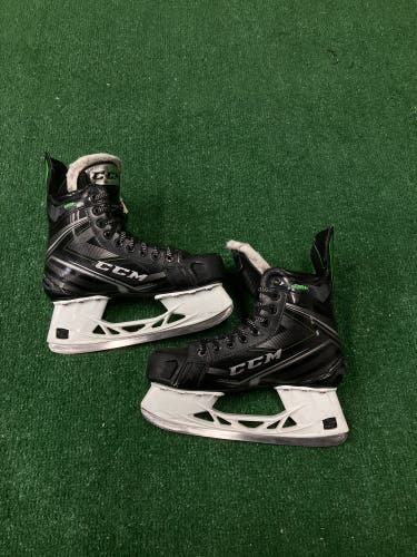 Intermediate CCM RibCor 88K Hockey Skates Regular Width 6.5 (Used)