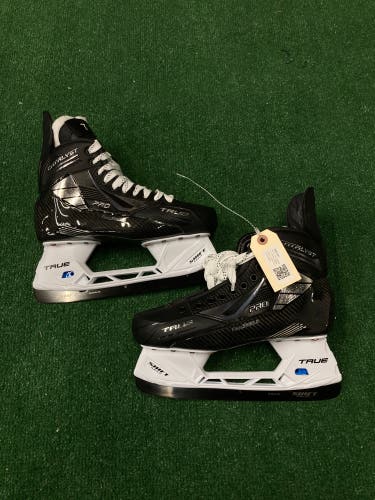 Senior True Catalyst Pro Hockey Skates Regular Width Pro Stock 9 (New)