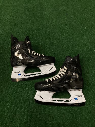 Size 9W NHL Matt Duchene True Catalyst Pro Custom Hockey Skates Regular Width Pro Stock (New)