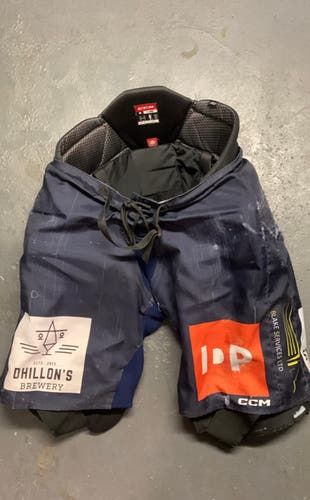 Men's Senior XL CCM Hockey Girdle & Shell Pro Stock (Used)