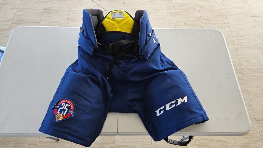 Men's Blue Senior Medium CCM HPTK Hockey Pants Pro Stock (Used)