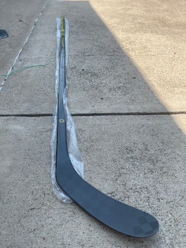 Intermediate Gold Bauer Proto-R Left Hand Hockey Stick P28 (New)