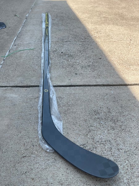 Intermediate Gold Bauer Proto-R Left Hand Hockey Stick P28 (New)
