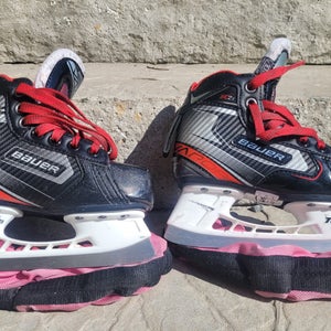 Bauer Hockey Goalie Skates 10.5 (Used)